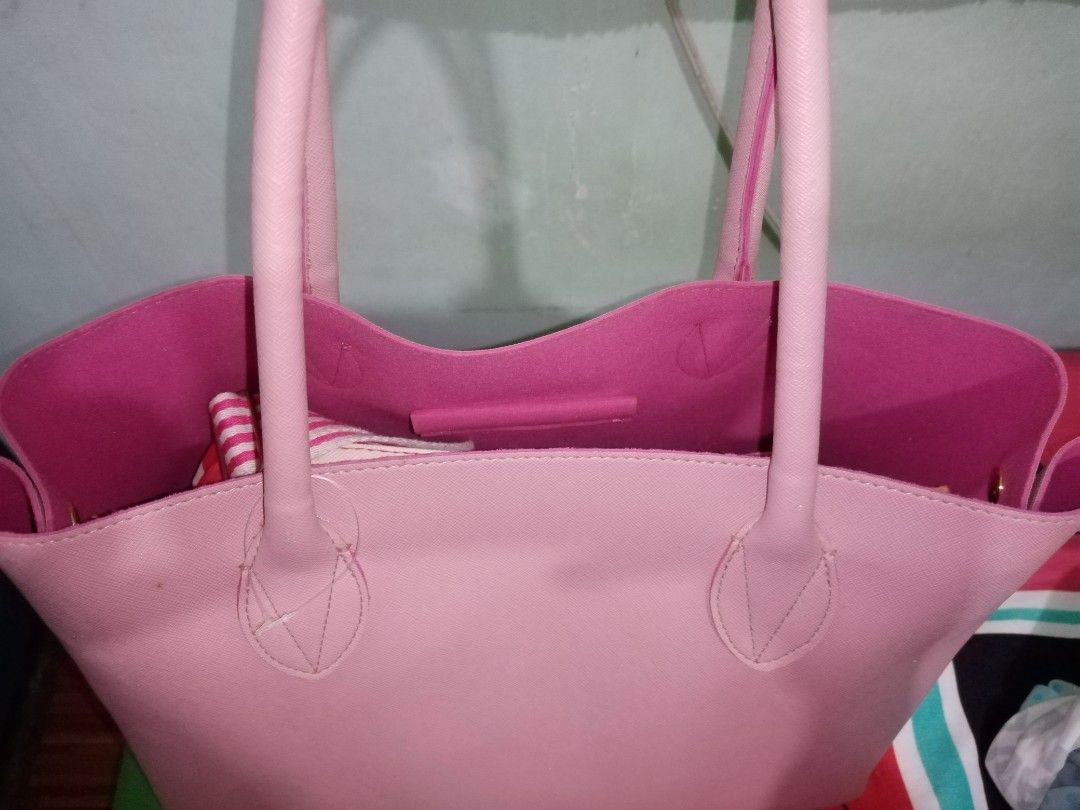 Bath & Body Works Tote Bag, Women's Fashion, Bags & Wallets, Tote Bags