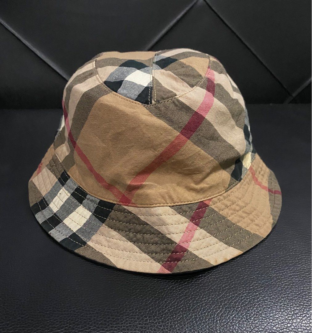 burberry bucket hat, Men's Fashion, Watches & Accessories, Cap & Hats on  Carousell