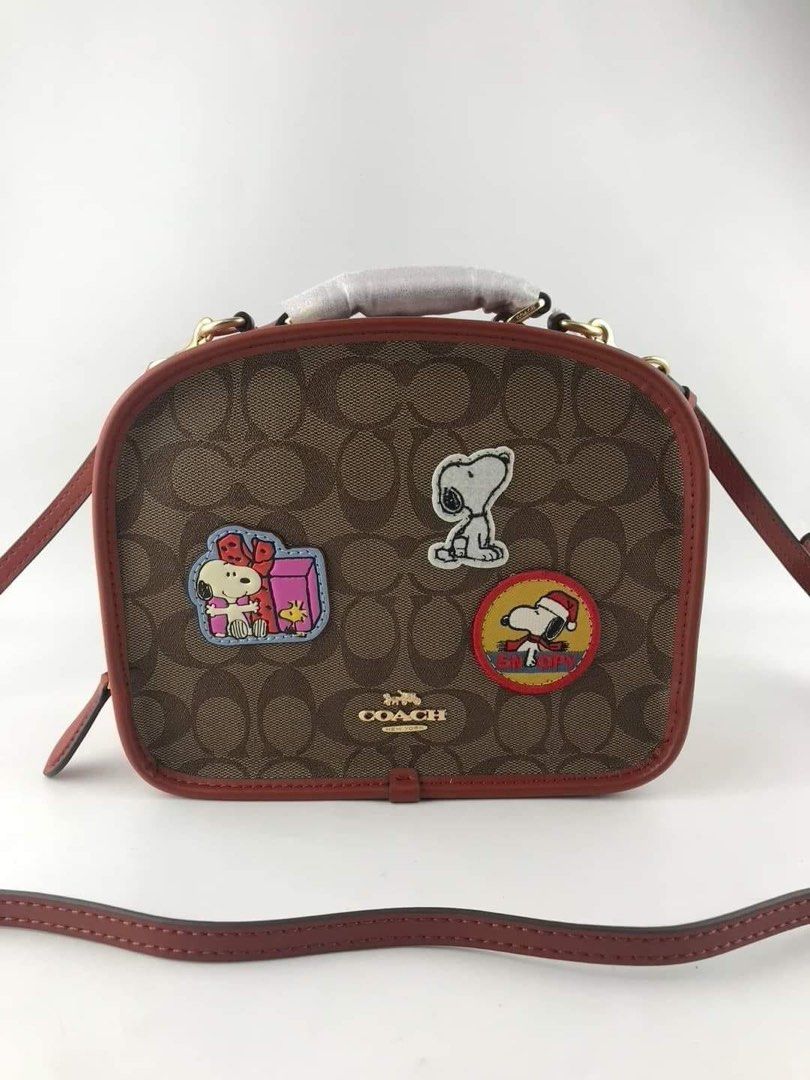 CCH LUNCH PAIL (Category: Luxury Bags & Wallets) located in Batangas. Submitted by Aki.s_Cart (Listing ID 1209228725, Image 3). Description: CCH Lunch Pail 8 3/4" (L) x 7" (H) x 3 1/2" (W) P2,200 + sf Actual photo Mirror Copy.
