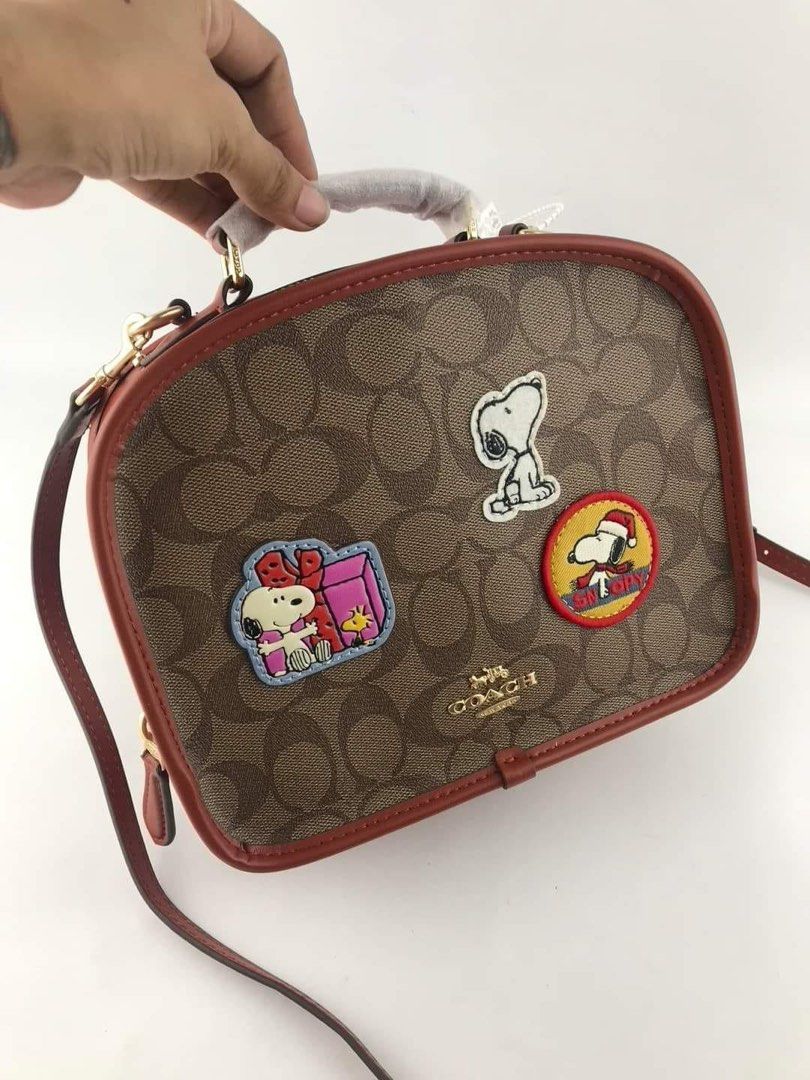 CCH LUNCH PAIL (Category: Luxury Bags & Wallets) located in Batangas. Submitted by Aki.s_Cart (Listing ID 1209228725, Image 2). Description: CCH Lunch Pail 8 3/4" (L) x 7" (H) x 3 1/2" (W) P2,200 + sf Actual photo Mirror Copy.