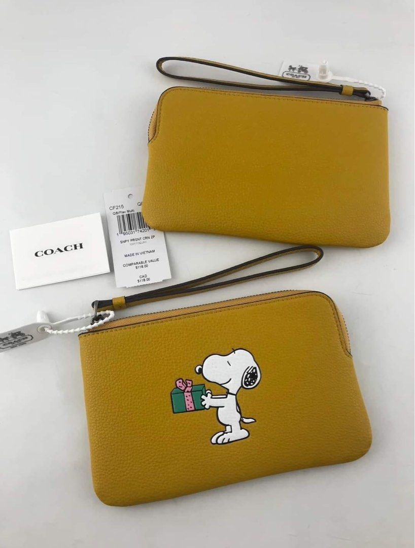 CCH WRISTLET (Category: Luxury Bags & Wallets) located in Batangas. Submitted by Aki.s_Cart (Listing ID 1209229695, Image 2). Description: CCH Wristlet 6 1/2" (L) x 3 3/4" (H) P1,050 + sf w/ paperbag only Actual photo Mirror Copy.