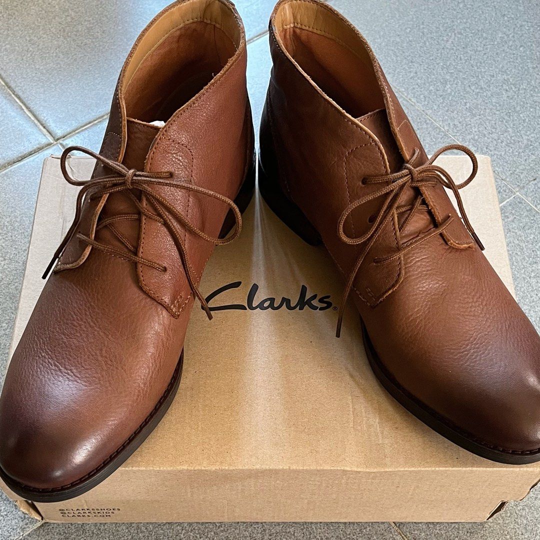 Clarks 41 Men s Flow Top Chukka Boots Carousell