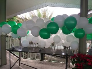 Color White and Green Flying Balloons / Hydro Flying Balloon @ P20 each / Helium Balloon @ P150 each 09659946791