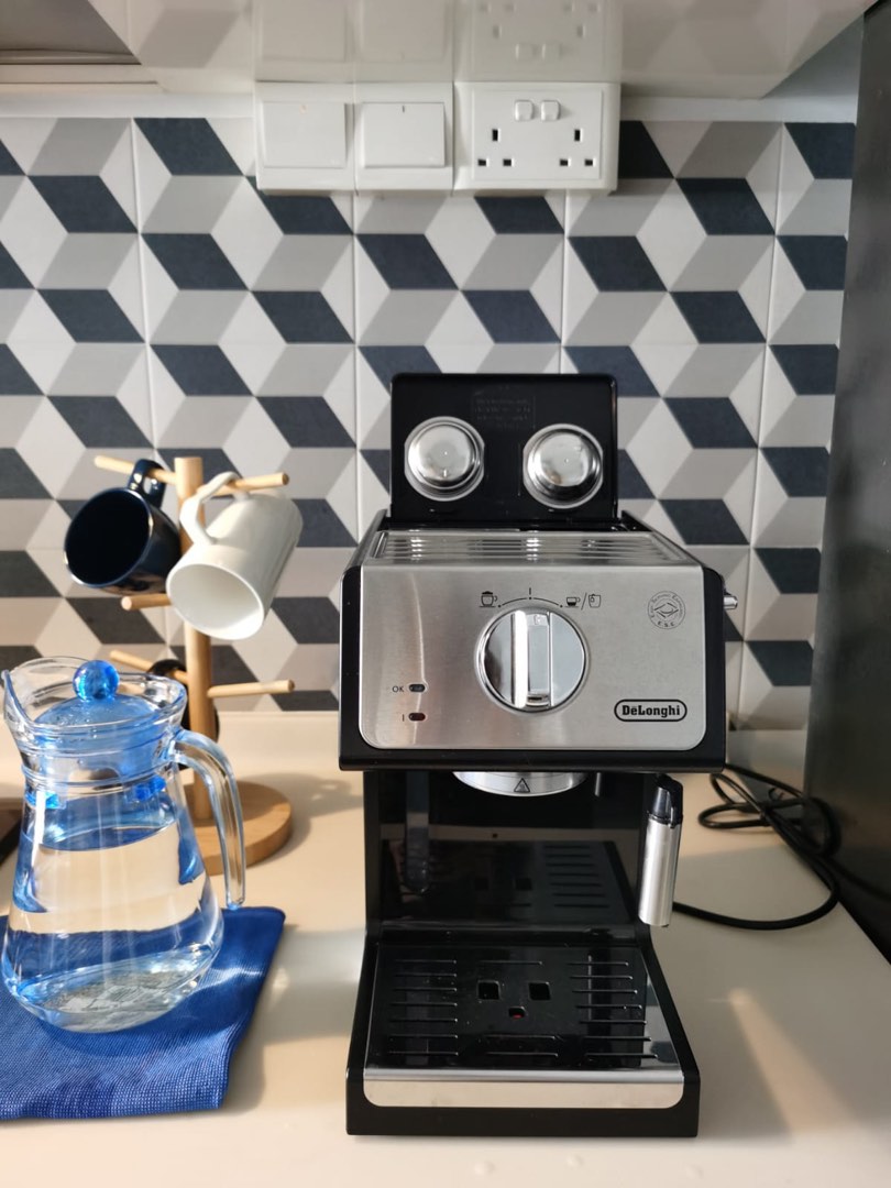 Delonghi coffee machine set, TV & Home Appliances, Kitchen Appliances