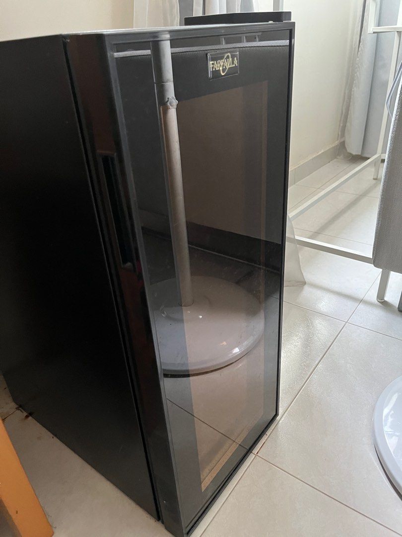 Farfalla Wine Chiller Fridge FREE NOT WORKING, TV & Home Appliances