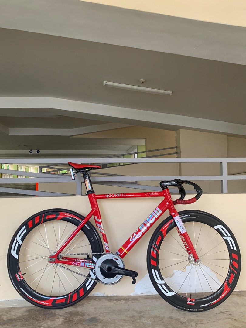 ffwd carbon wheelset (cracked), Sports Equipment, Bicycles & Parts ...