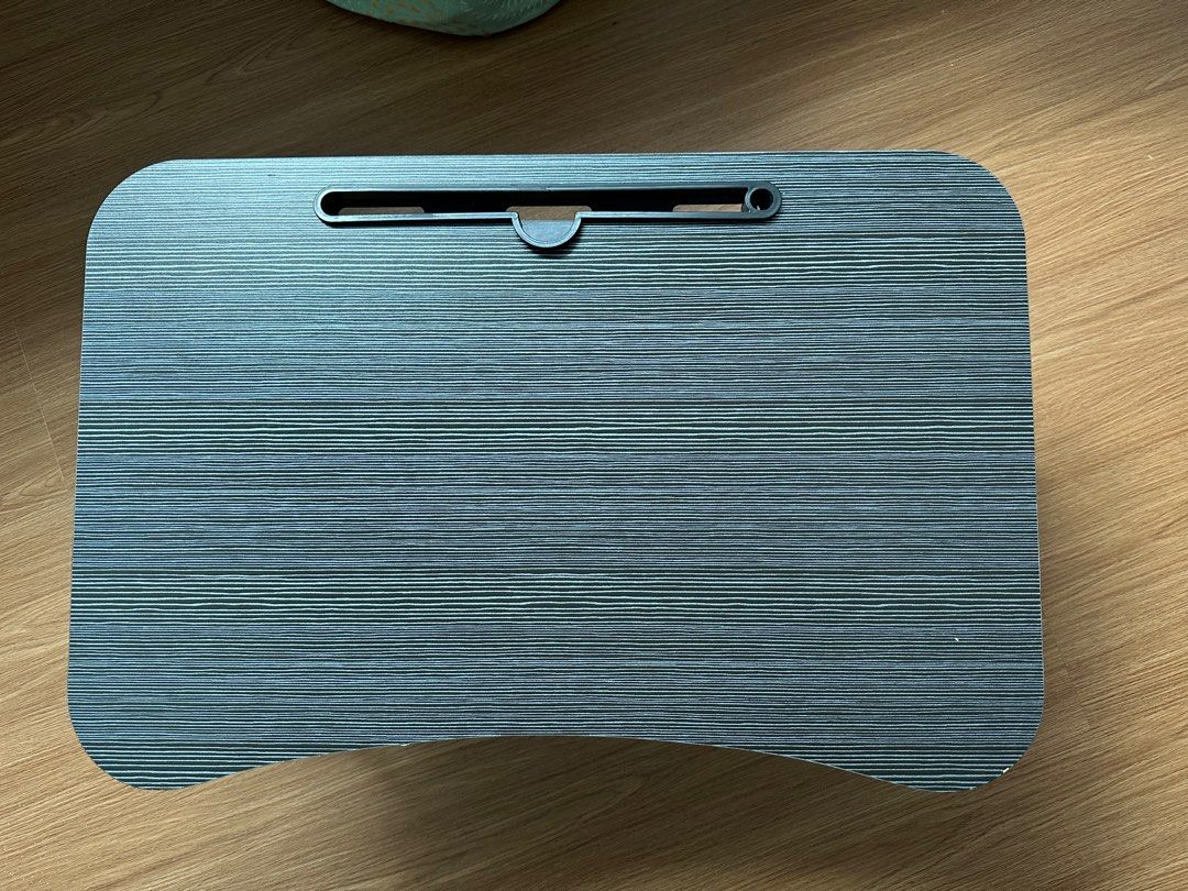 Foldable table (Category: Other Kitchenware & Tableware) located in Singapore. Submitted by riabmz (Listing ID 1209090185, Image 1). Description: self collect no nego .