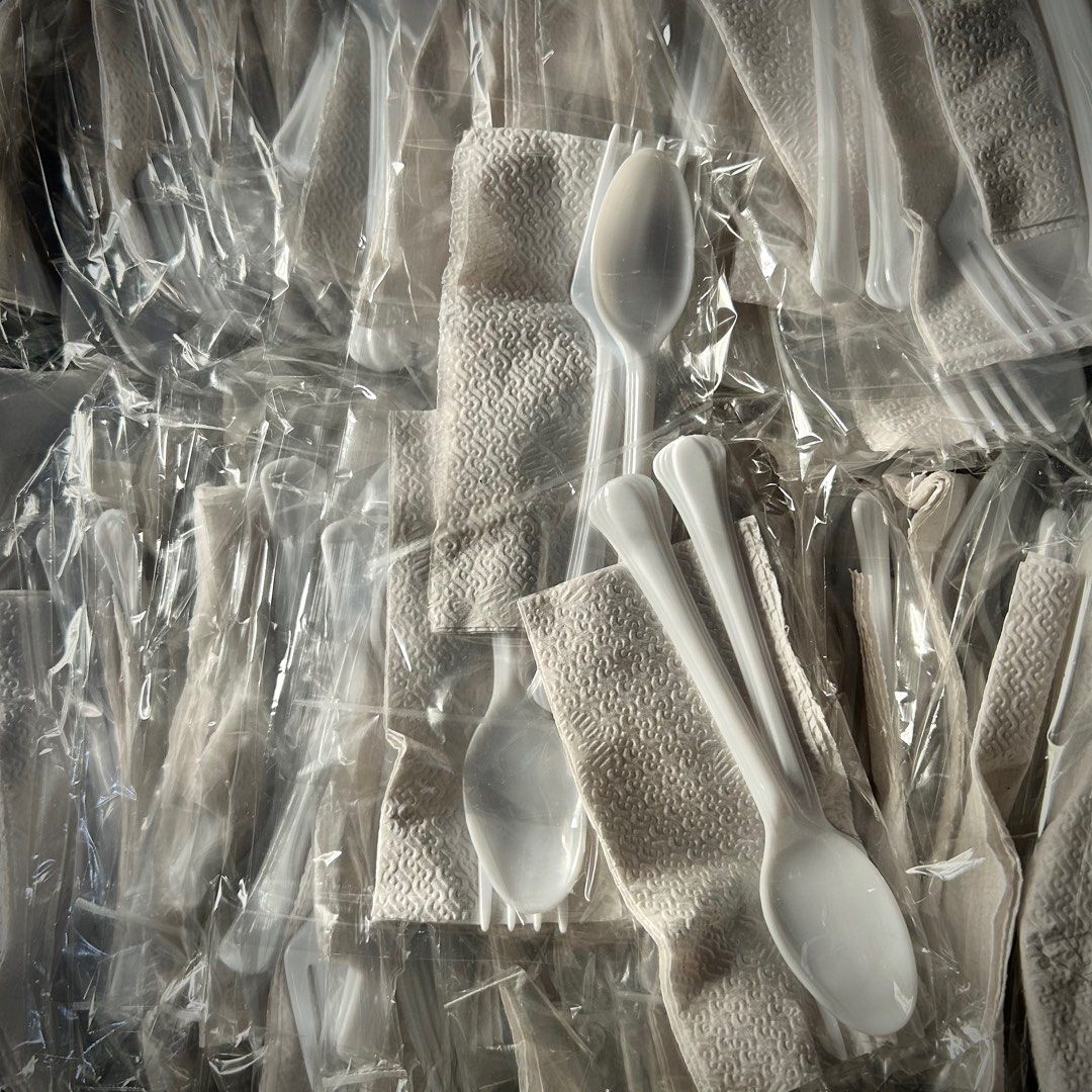 FS Plastic spoon & fork with tissue, Furniture & Home Living