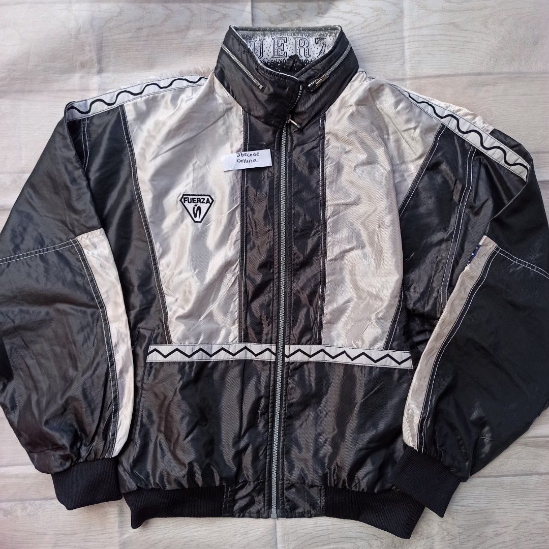 FUERZA vintage training jacket size XL Fesyen Pria Pakaian Baju Luaran di Carousell
