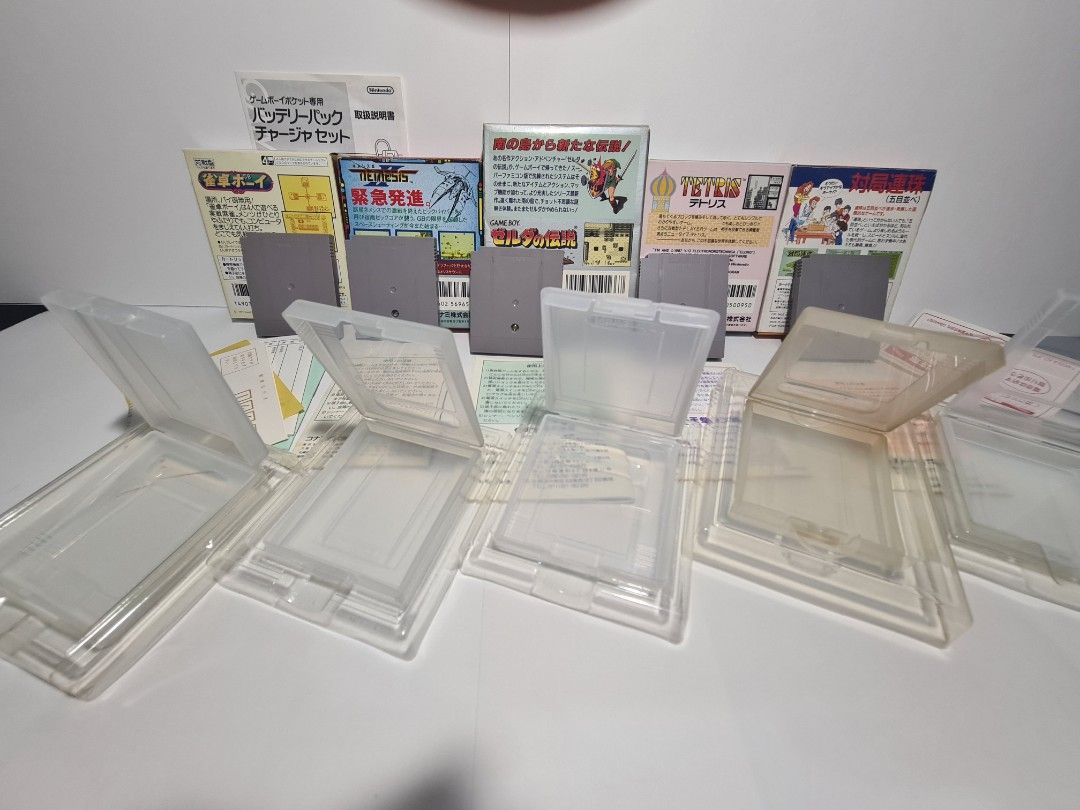Gameboy Dmg Boxed + Battery pack charger set + The Legend of Zelda