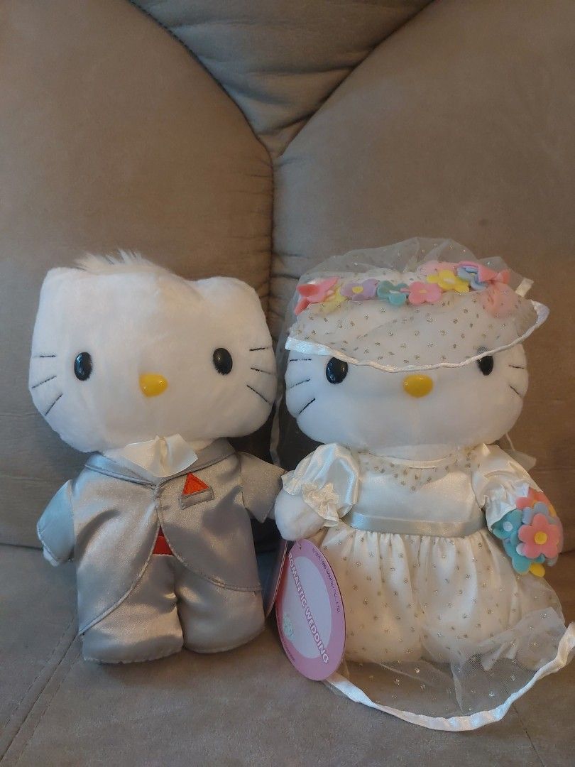 McDonald Hello kitty wedding doll set, 興趣及遊戲, 玩具& 遊戲類