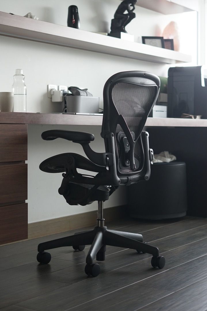 Herman Miller Aeron Size A & B, 傢俬＆家居, 傢俬, 椅子 Carousell