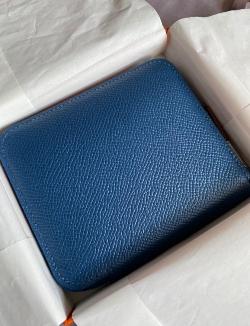 Hermes silk in compact wallet, Women's Fashion, Bags & Wallets, Purses ...