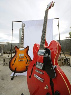 (Kategori: ) berada di . Dikirim oleh dilonguitar (ID iklan 1209084565, Gambar 1). Deskripsi: .