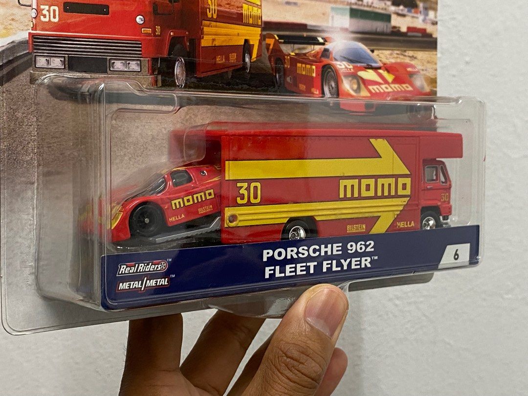 Hot Wheels Team Transport Porsche 962 Fleet Flyer MOMO LOOSE with Card