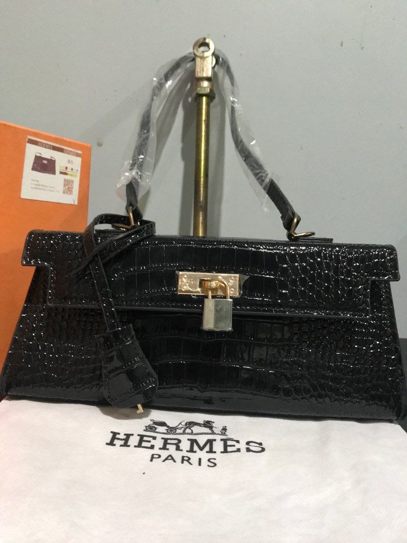 How R U Bag (Category: Luxury Bags & Wallets) located in Nasipit. Submitted by cmaracler75153 (Listing ID 1209251342, Image 2). Description: Hermes With box dustbag reciept card and qr code.