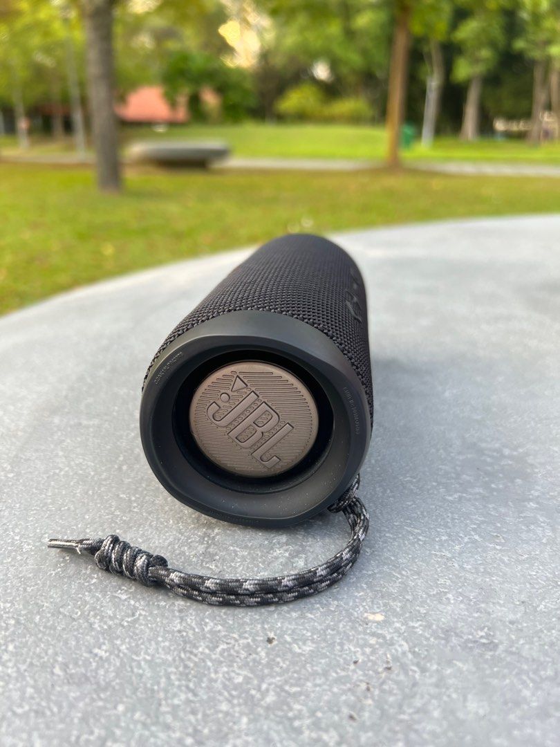 JBL Flip 5, Audio, Soundbars, Speakers & Amplifiers on Carousell