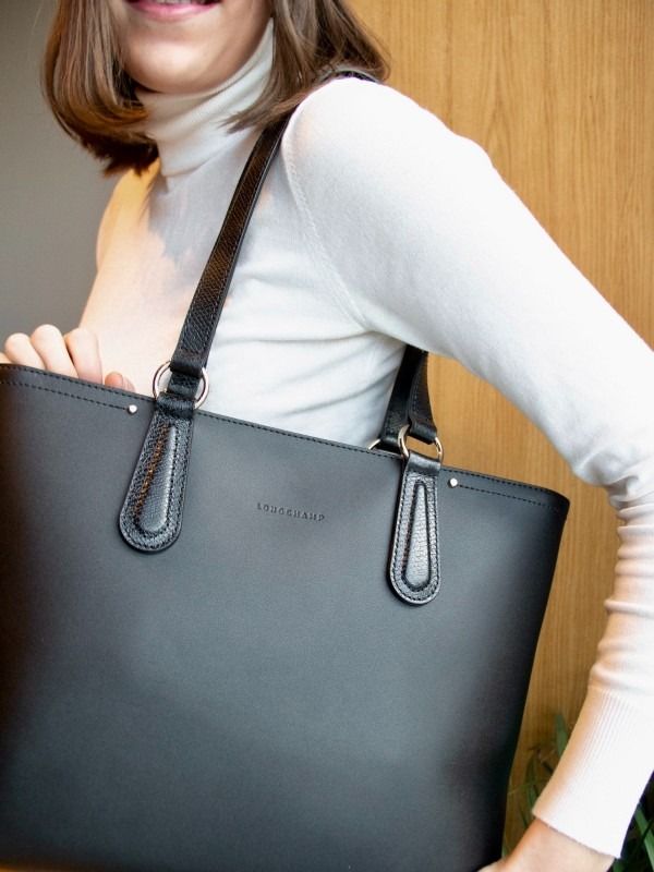 Longchamp Calvacade Leather Zip Top Shoulder Bag (Category: Tote Bags) located in Manila. Submitted by d_clutter_ (Listing ID 1209176790, Image 1). Description: Sale price for this one! Comes with paper bag, sack pouch, and receipt. Original price is P24,000+. 💓 ETA: Feb 21, 2023 More details about the bag here: https://www.johnlewis.com/longchamp-calvacade-leather-zip-top-shoulder-bag/p5283561.