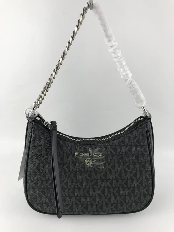 MK Charm Hobo (Category: Luxury Bags & Wallets) located in Paranaque City. Submitted by aralofranco (Listing ID 1209252863, Image 1). Description: .
