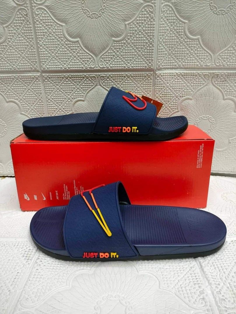 adilette nike