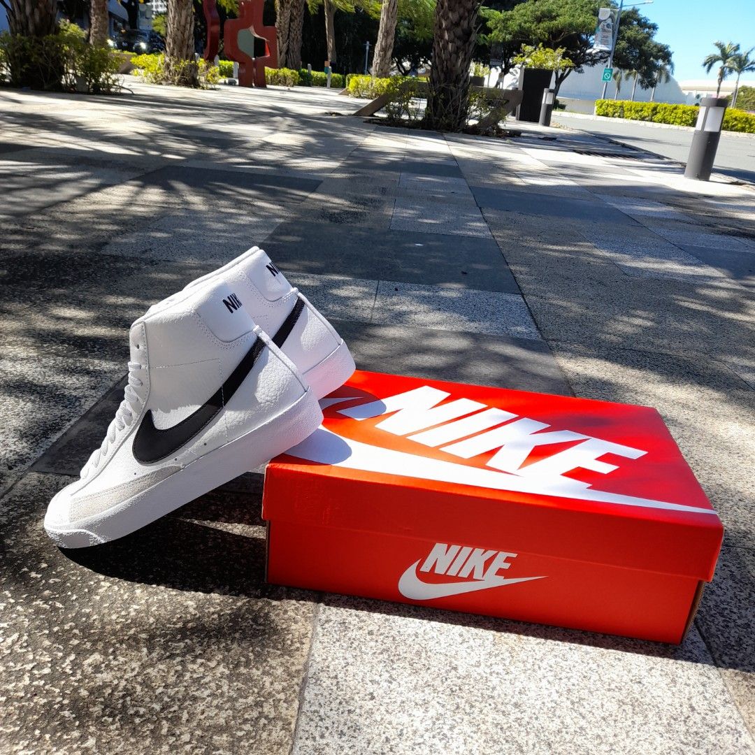 nike blazer mid 77 silver swoosh