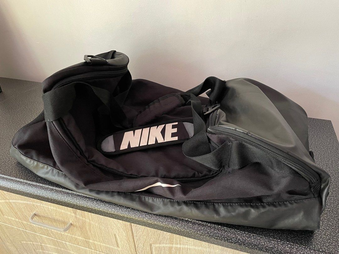 Nike Training Duffle Bag Large, Men's Fashion, Activewear on Carousell
