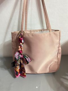 Nylon tote bag with free twilly