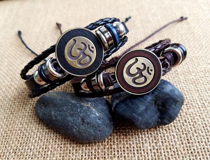 Ohm String Bracelet (Category: Jewelry) located in Singapore. Submitted by kanz_trading (Listing ID 1209085708, Image 1). Description: Ohm String Bracelet .