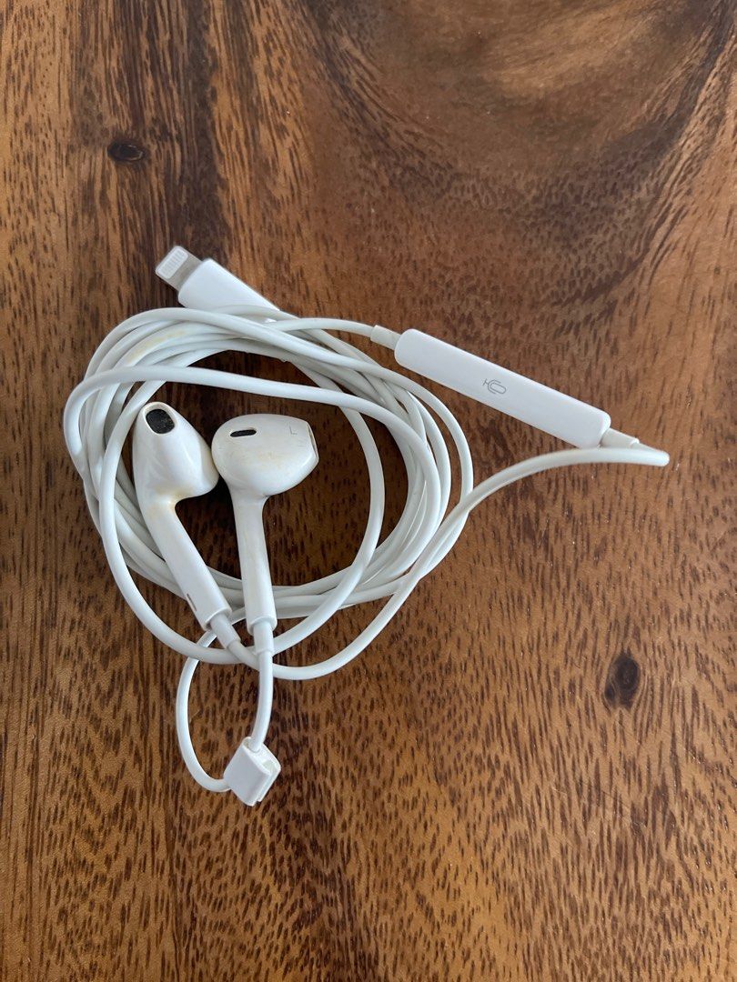 Original Apple IPhone EarPods, Mobile Phones & Gadgets, Mobile & Gadget