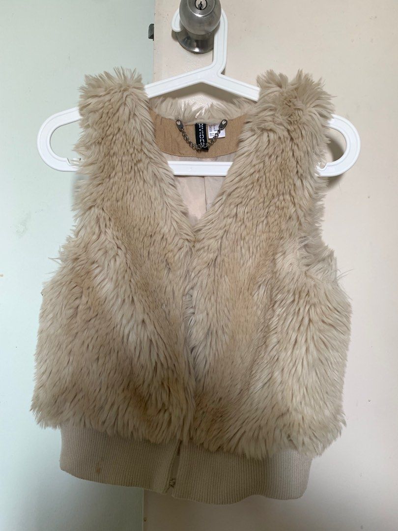 H and m top faux fur vest
