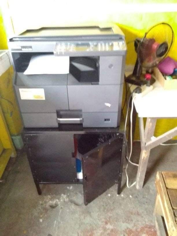 Philcopy taskalfa 2000 model (Category: Office & Business Technology) located in Imus. Submitted by 23krisvicente (Listing ID 1209140322, Image 1). Description: used photocopying machine. in a very good condition. kasama lagayan na may sabitan ng lock. kasama ilan supplies na naka stock na lang din. still under warranty ang service ng machine. not refurbished or for rent na unit. we got it brand new sa mismong philcopy philippines. RFS: close na 