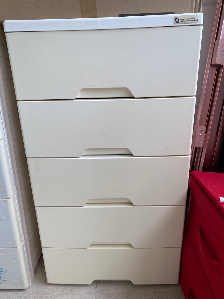 Plastic chest of drawers, Furniture & Home Living, Furniture, Shelves