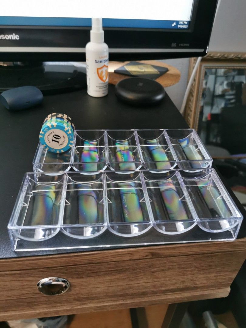 Plastic chip holders, Hobbies & Toys, Toys & Games on Carousell