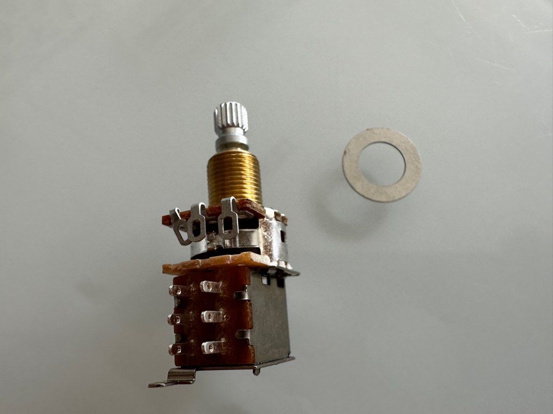 Push Push potentiometer for split coil, Hobbies & Toys, Music & Media ...