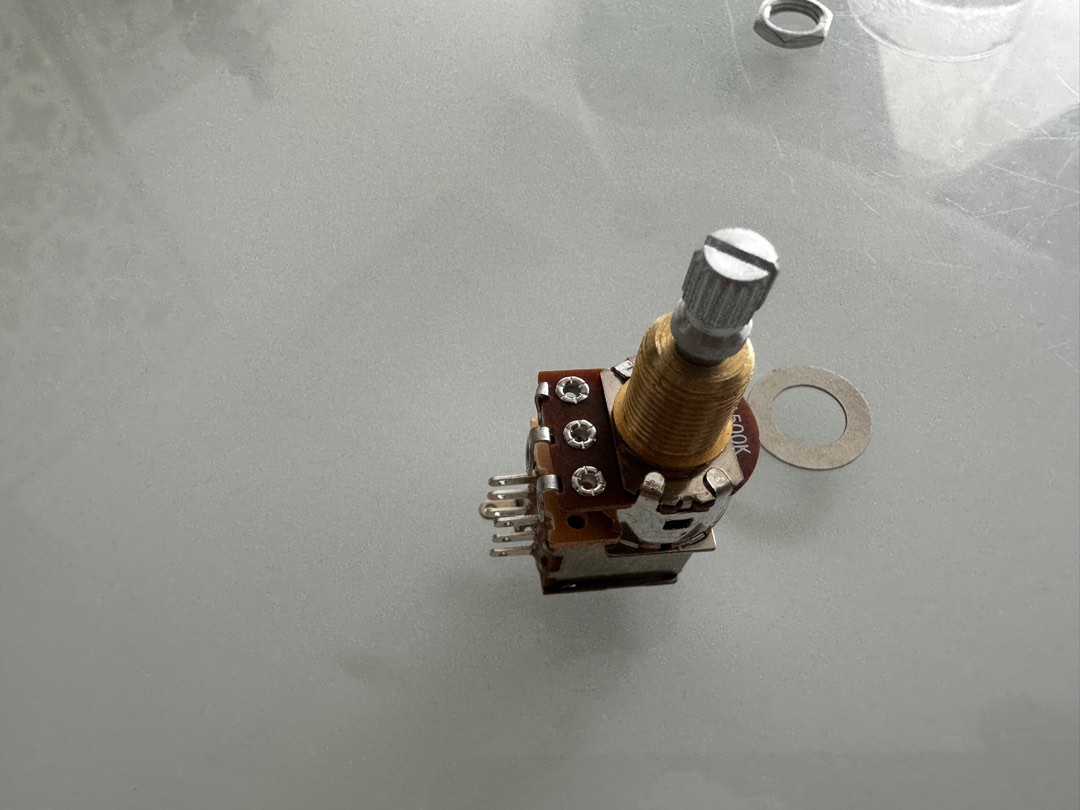 Push Push potentiometer for split coil, Hobbies & Toys, Music & Media ...