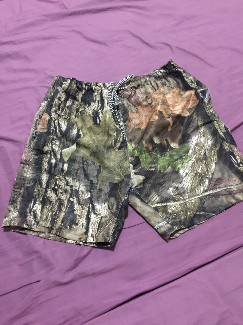 Real Tree Camo Shorts, Men's Fashion, Bottoms, Shorts on Carousell