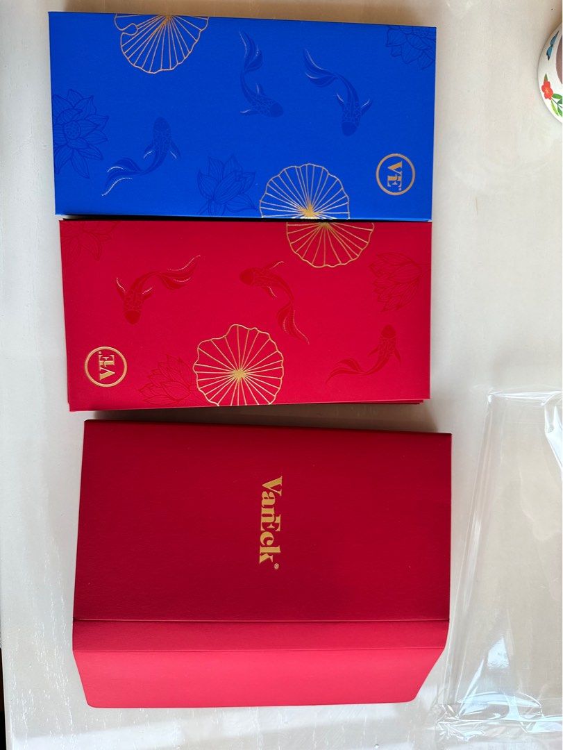 Red packets for CNY, HSBC private banking, Credit Suisse, BNP Paribas ...