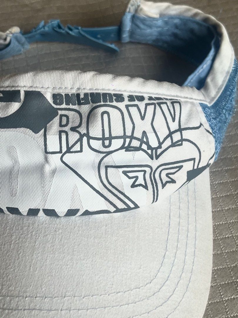Roxy Cap Authentic (Category: Caps & Hats) located in Makati City. Submitted by VersatileBabe (Listing ID 1209147153, Image 2). Description: It still looks great. Just the adjustment area is damaged but pretty good either way. Perfect for hot weather .