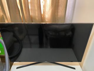 Samsung 40” J5008 Full HD LED TV
