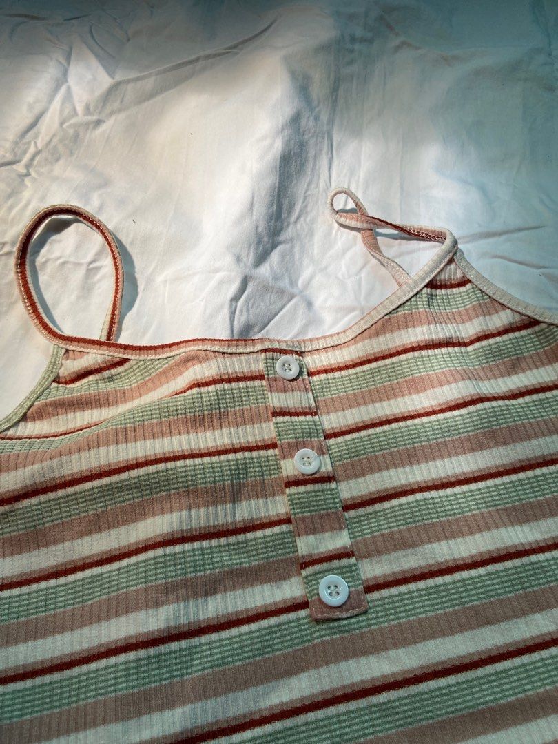Shein Colorway Tank Top (Category: Sleeveless) located in Bulacan. Submitted by pennyroyal13 (Listing ID 1209194879, Image 2). Description: Shein Tank Top/Crop Top Never used No flaws Very pretty ✨ Note: colors may vary due to lighting or phone display setting.