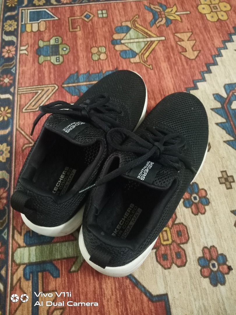 Skechers go run defiance hot sale