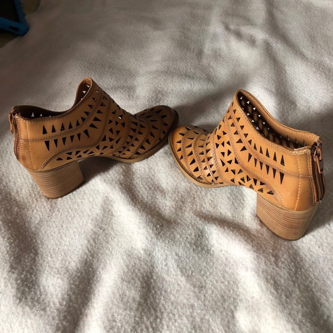 SOFFT Westwood Leather Perforated Cutout Ankle Booties 7 1/2 Medium 7.5 M,  Women's Fashion, Footwear, Boots on Carousell