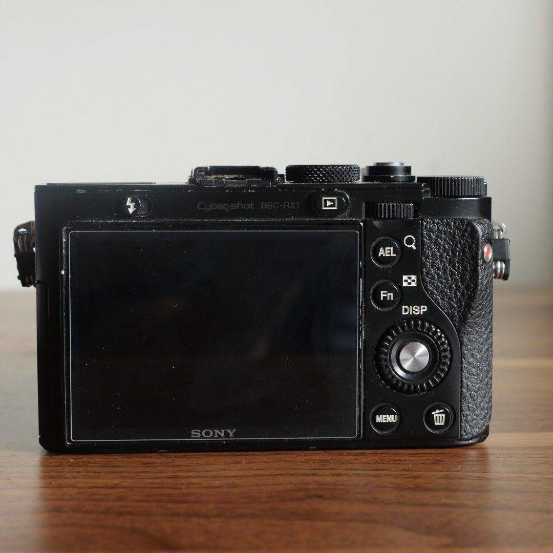Sony RX1 35mm Full Frame Mirrorless Camera, Photography, Cameras on ...