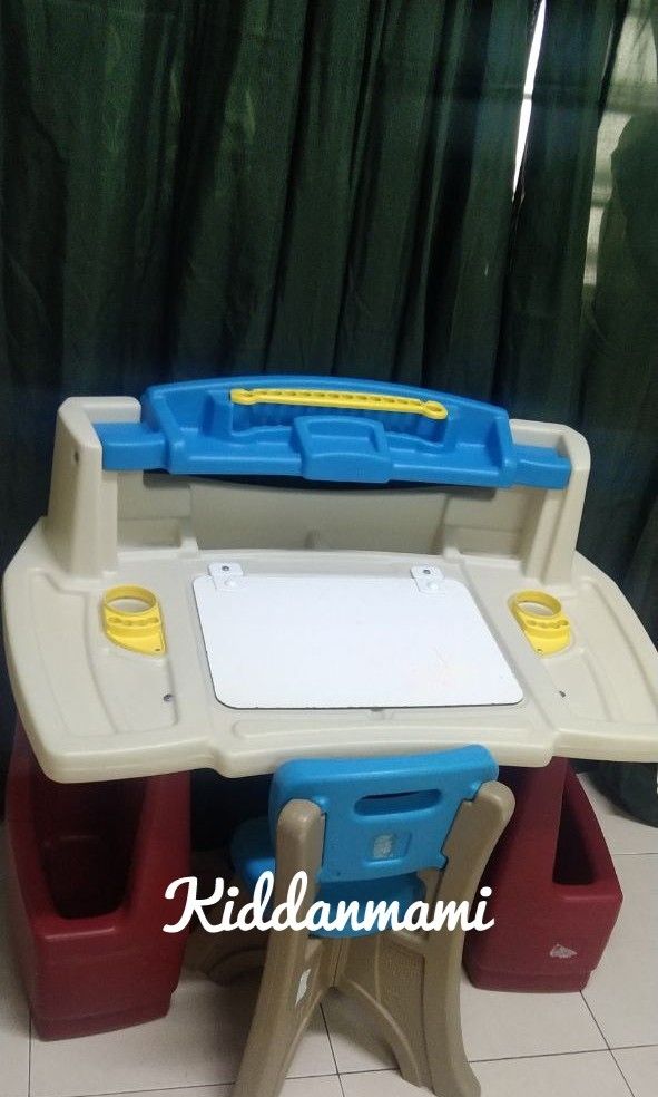 Step 2 Deluxe Art Master Desk, Hobbies & Toys, Stationery & Craft
