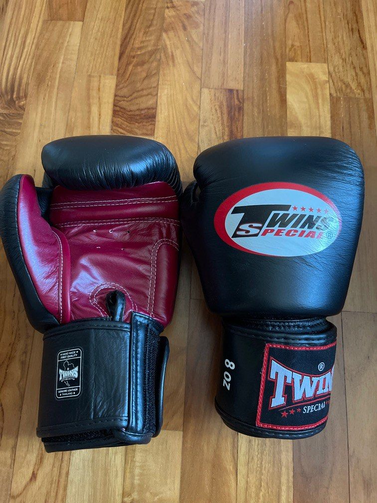Twins 8oz boxing gloves, Sports Equipment, Other Sports Equipment and
