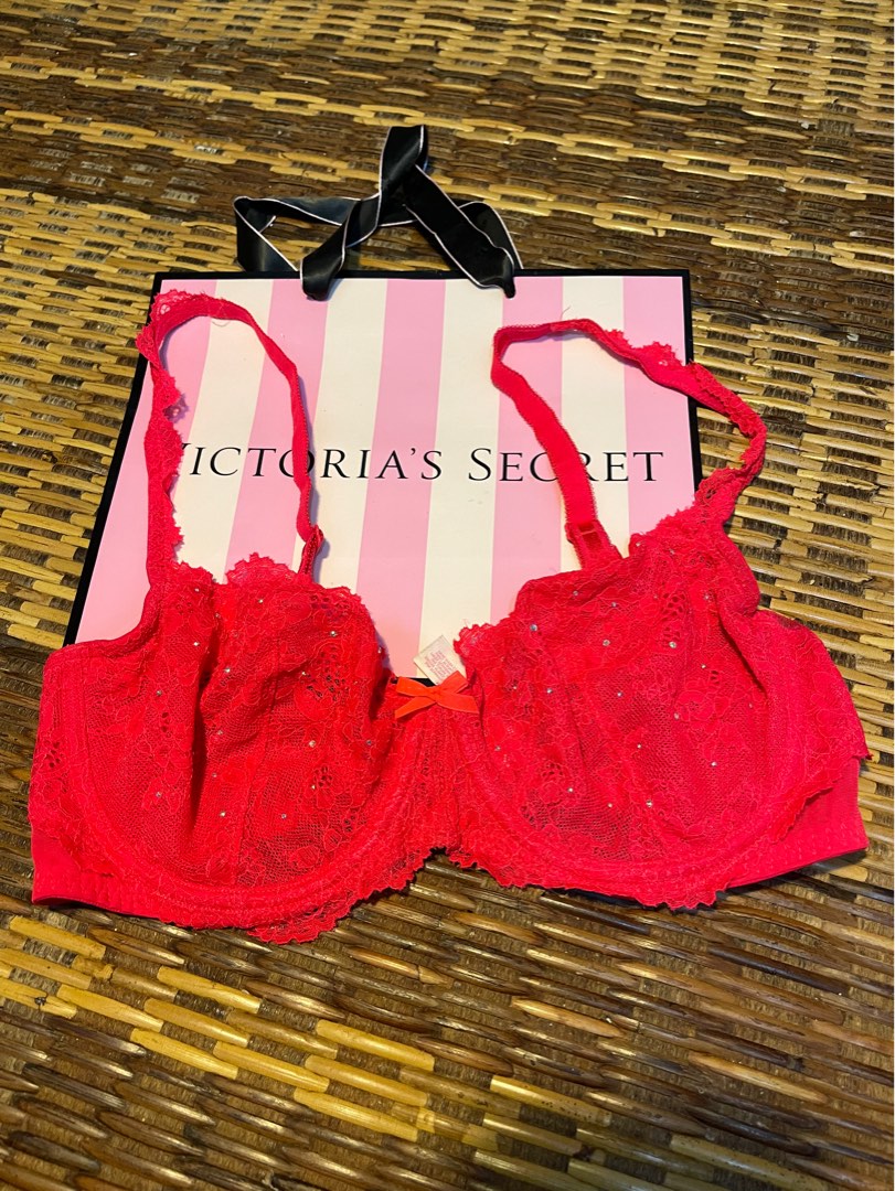 Victoria's Secret 34DD/36D, Women's Fashion, New Undergarments