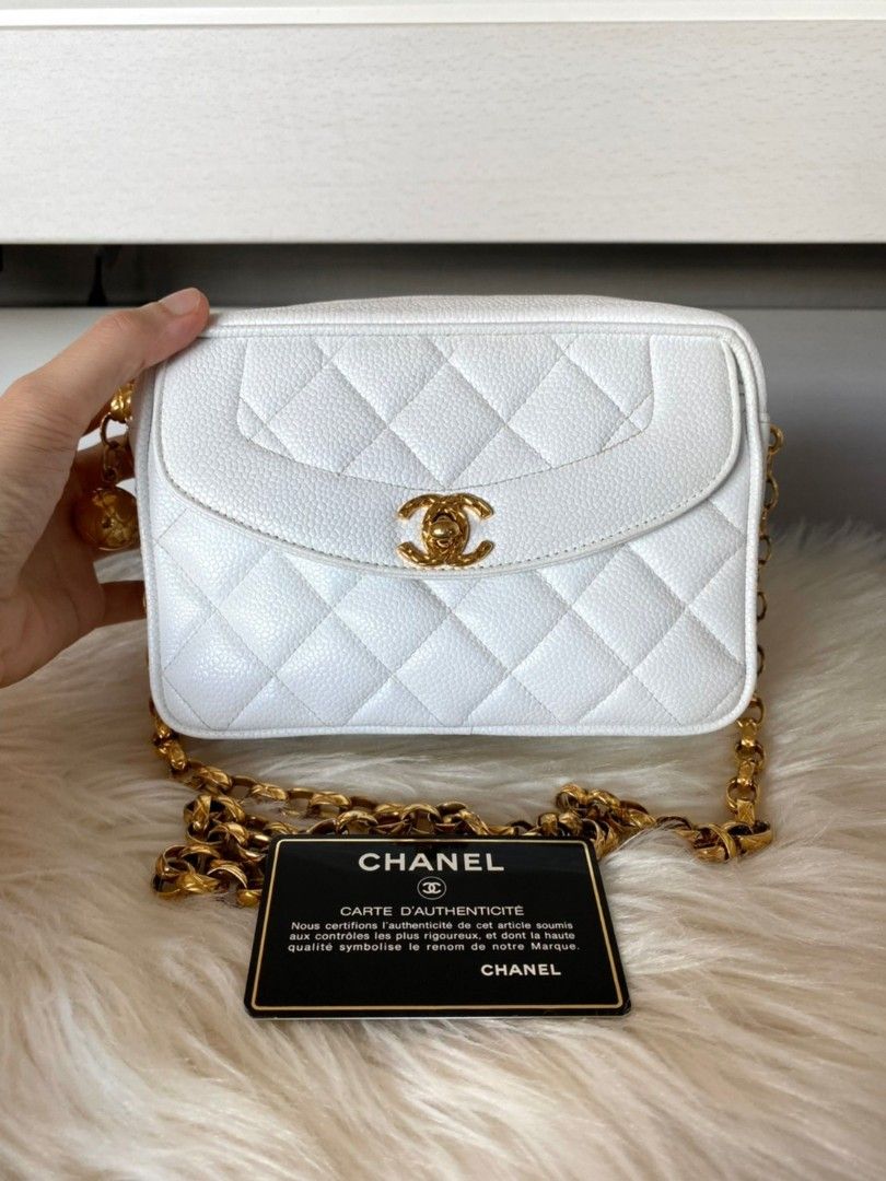 White vintage clearance chanel bag