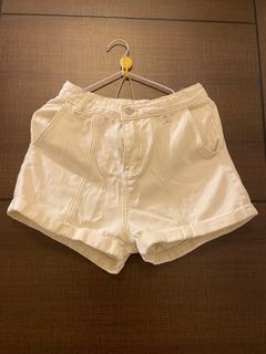 牛仔短褲