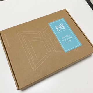 非常新淨 | Miro迎新禮盒 Member Welcome Pack | 襟章、立體拼圖、postcards、海報 (不連會員證) | Mirror | 粉絲必備