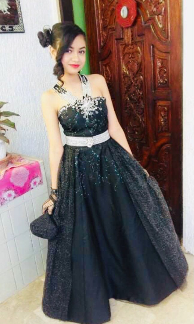 Gown for hotsell js prom black